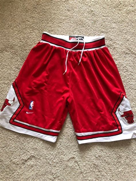 chicago bulls shorts outfit.